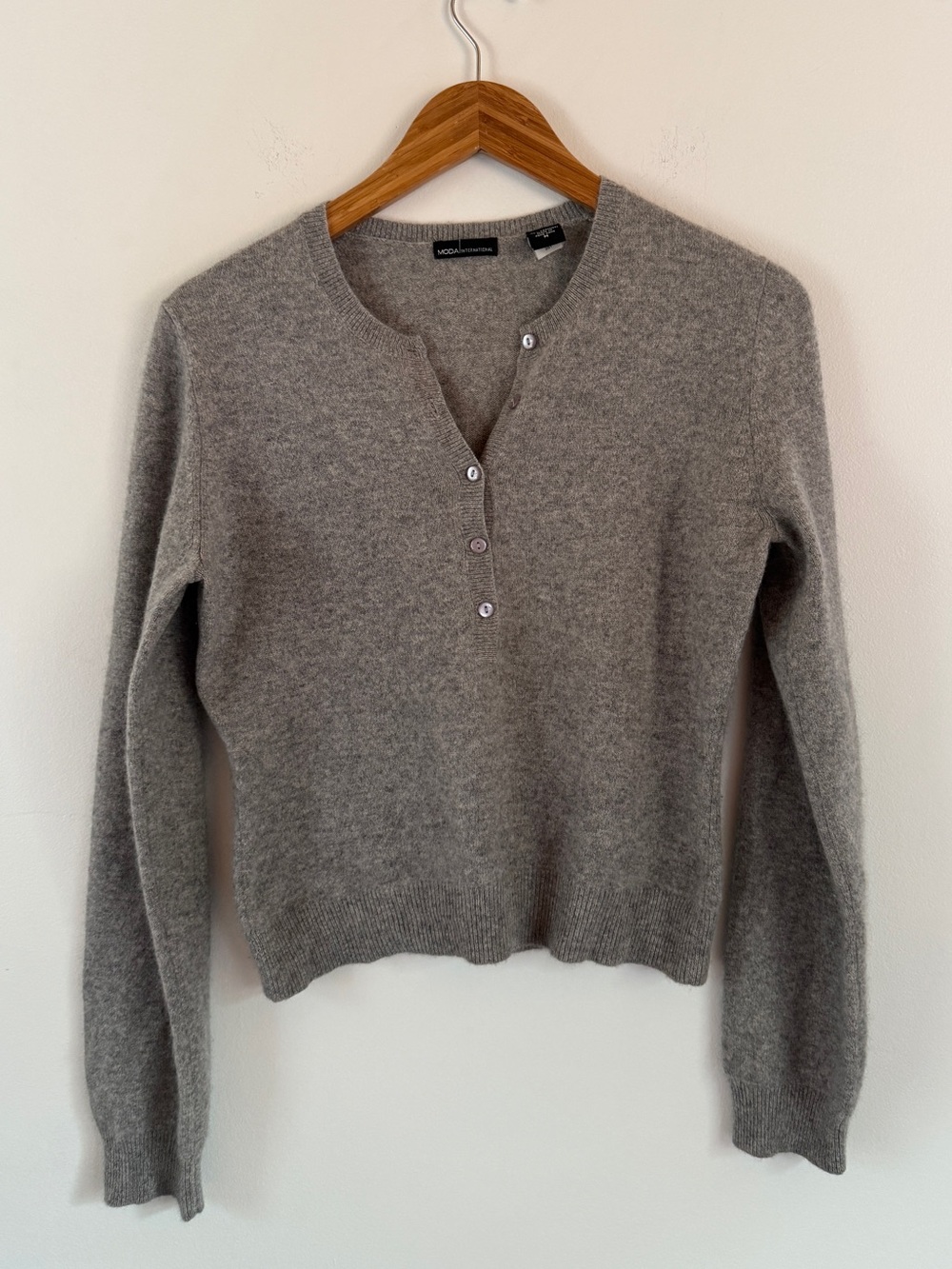 100% Cashmere Cropped Henley Sweater Heather Gray Medium